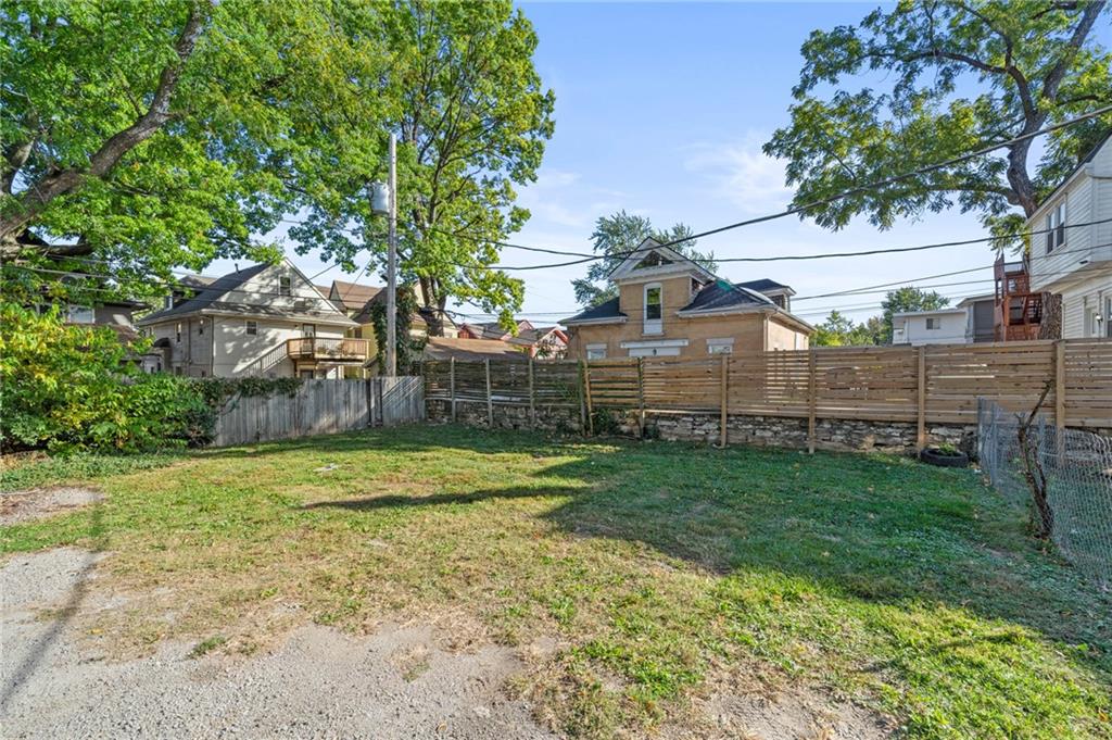 3933 Warwick Boulevard Property Photo 8
