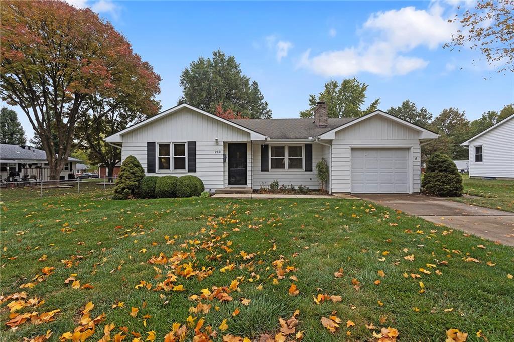 210 W Crestview Drive Property Photo 1