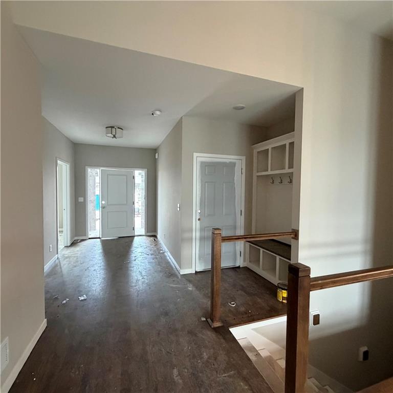 2121 Greenfield Point Property Photo 5