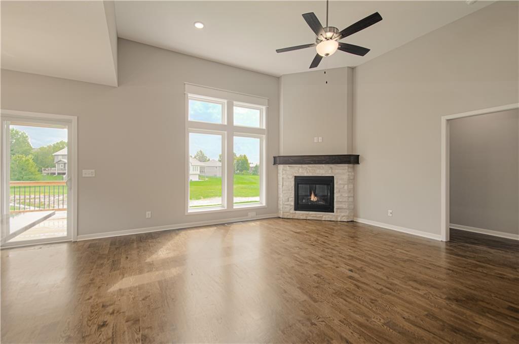 2121 Greenfield Point Property Photo 6