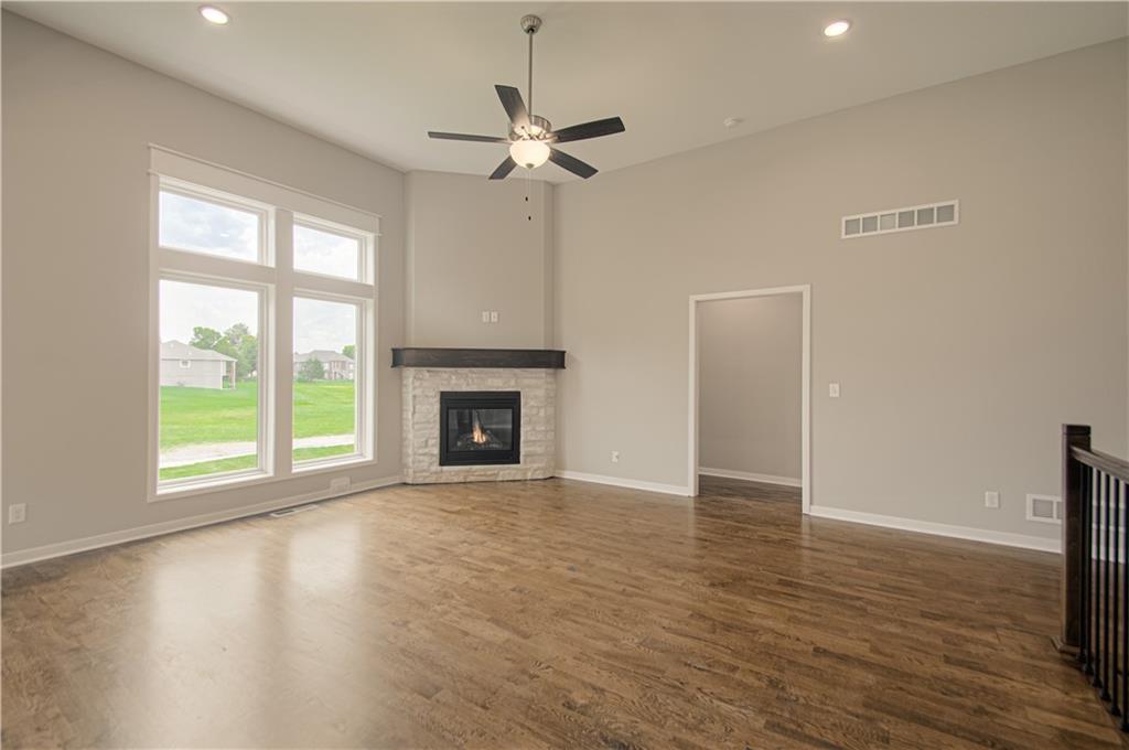 2121 Greenfield Point Property Photo 7