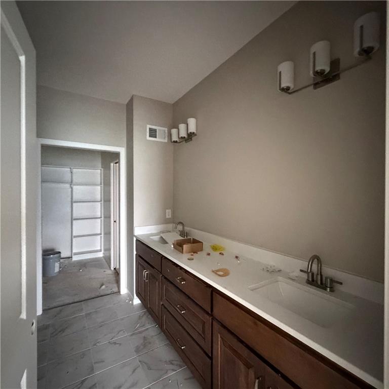 2121 Greenfield Point Property Photo 14