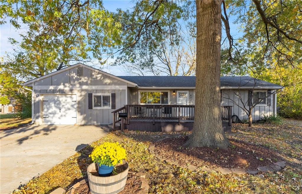 600 S Lee Avenue Property Photo 1