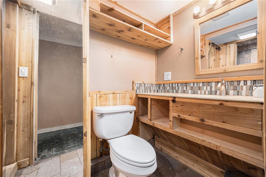 418 W Moss Street Property Photo 15