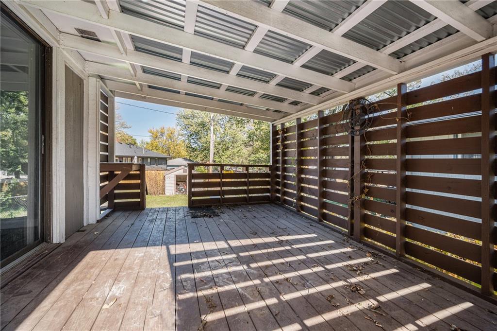 418 W Moss Street Property Photo 18