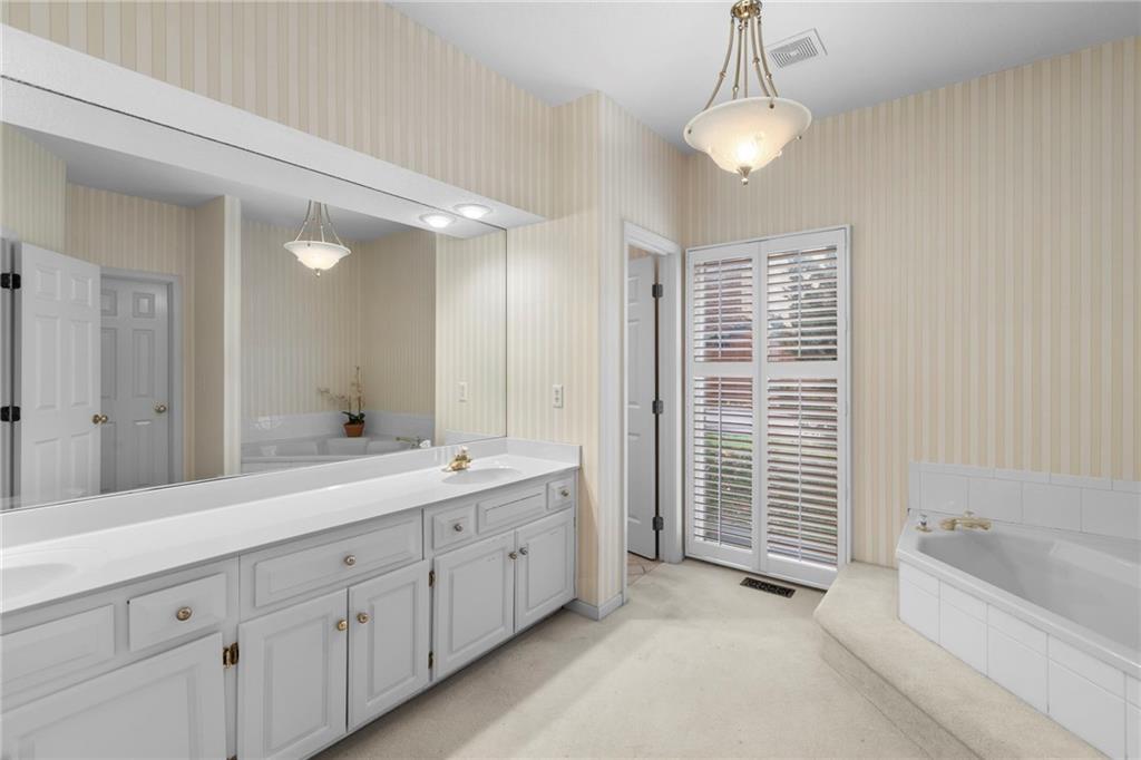 12710 Cambridge Lane Property Photo 14