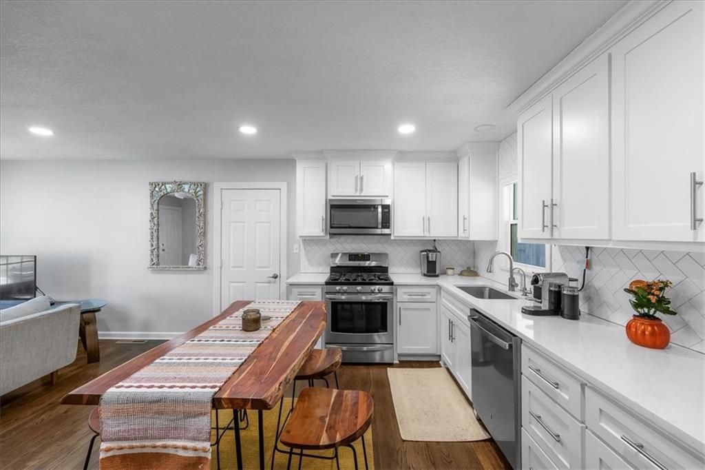 13508 Belmeade Avenue Property Photo 8