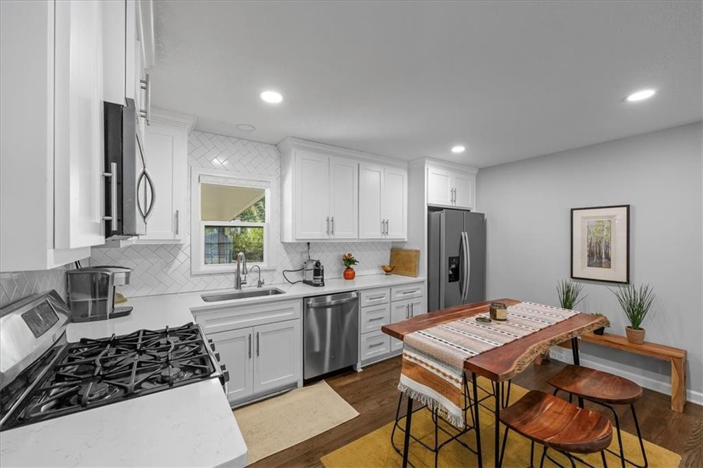 13508 Belmeade Avenue Property Photo 9