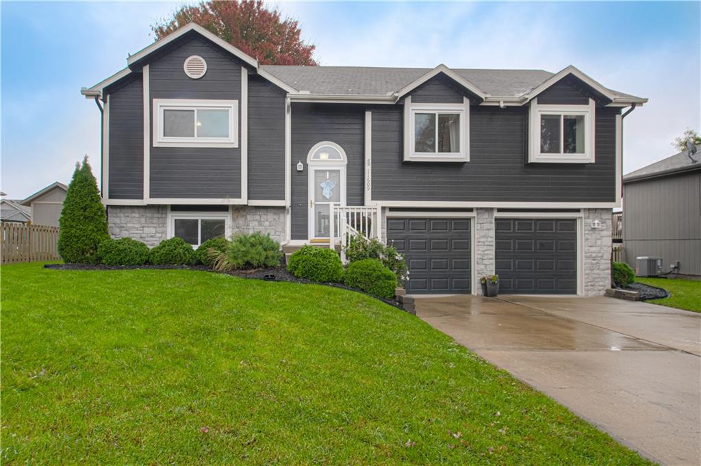 11609 N Manning Avenue Property Photo 1