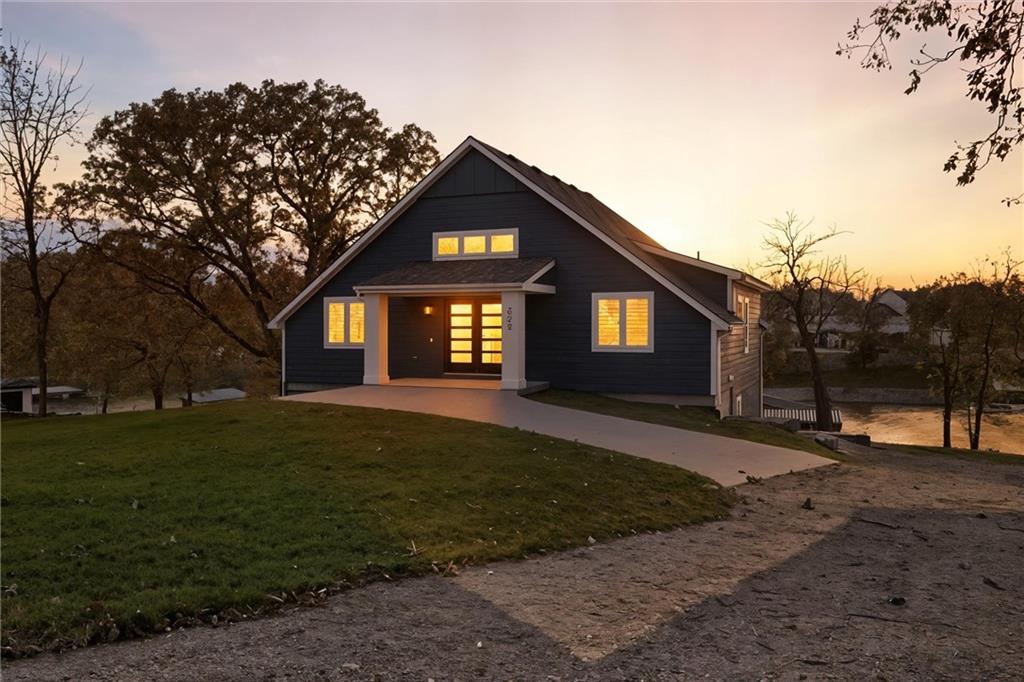 622 Lake Viking Terrace Property Photo 3