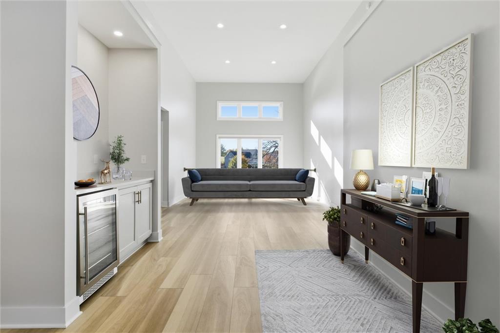 622 Lake Viking Terrace Property Photo 8