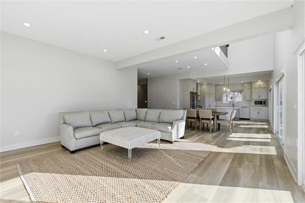 622 Lake Viking Terrace Property Photo 13