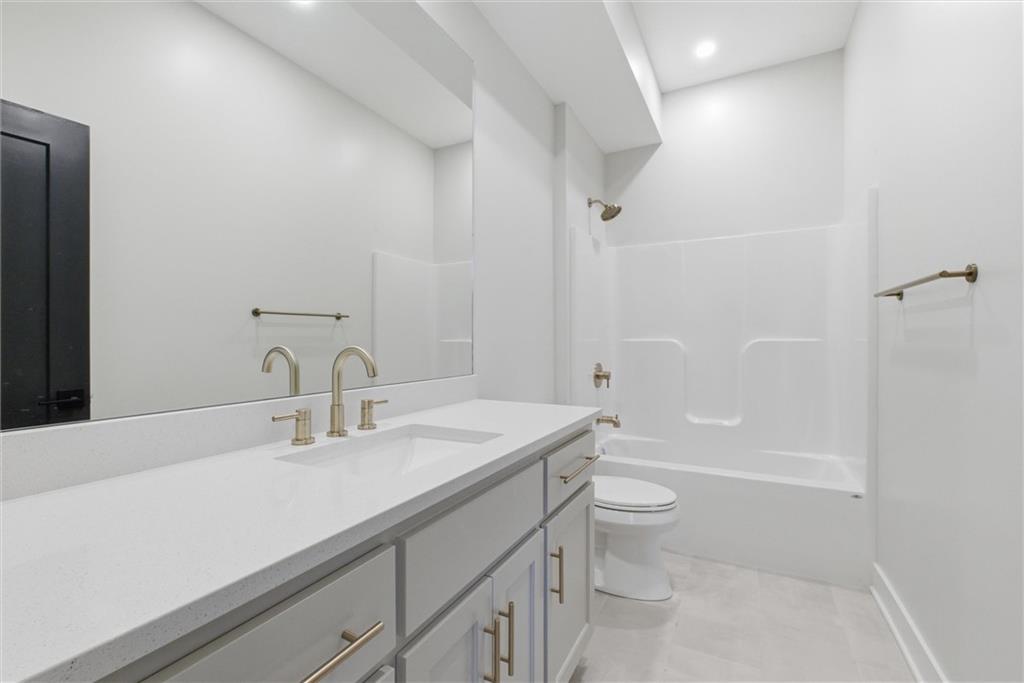 622 Lake Viking Terrace Property Photo 28