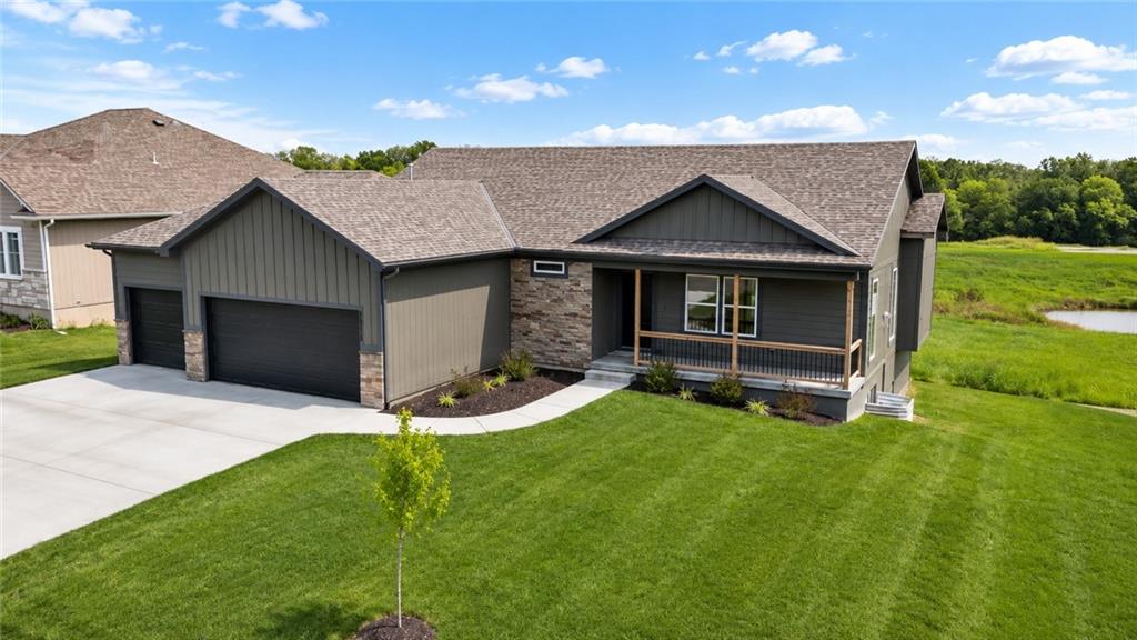1313 N Holland Drive Property Photo 2