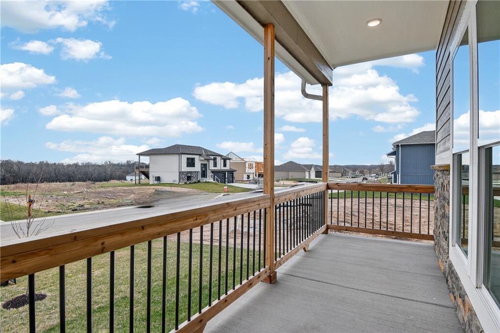 1336 N Holland Drive Property Photo 4