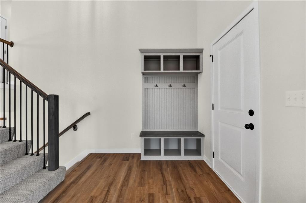 1336 N Holland Drive Property Photo 6