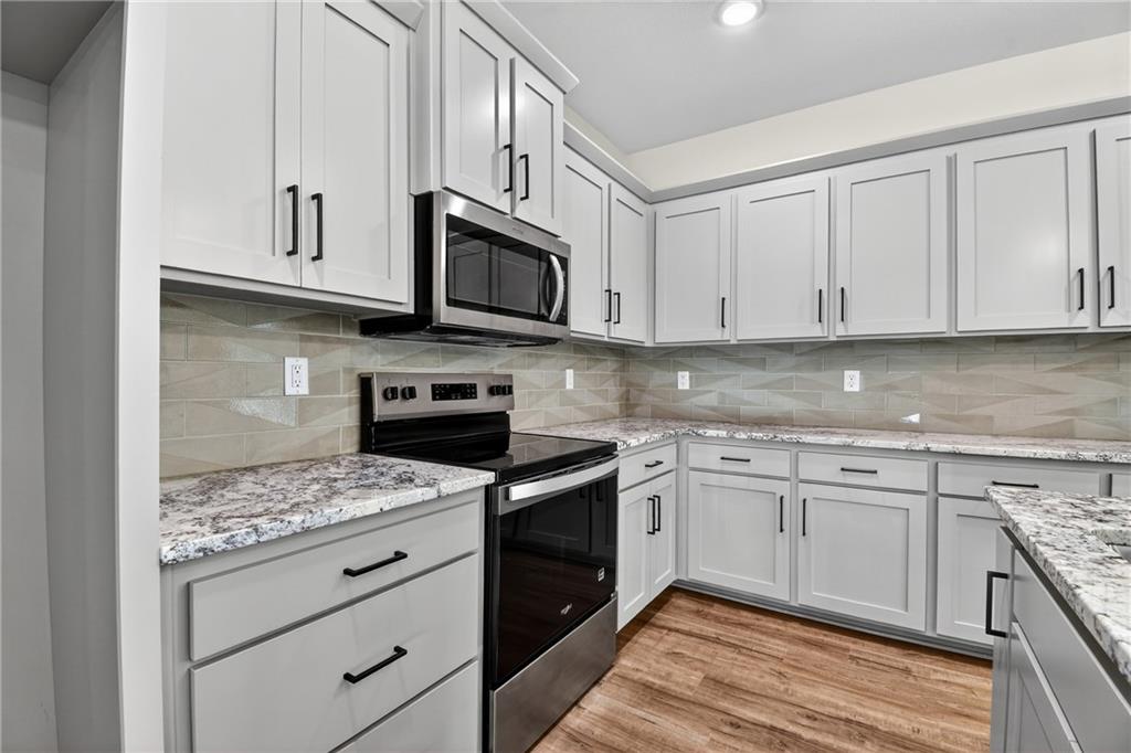 1336 N Holland Drive Property Photo 17