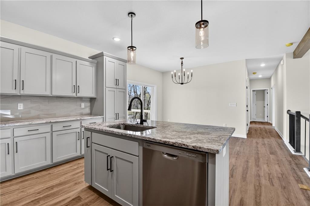1336 N Holland Drive Property Photo 18
