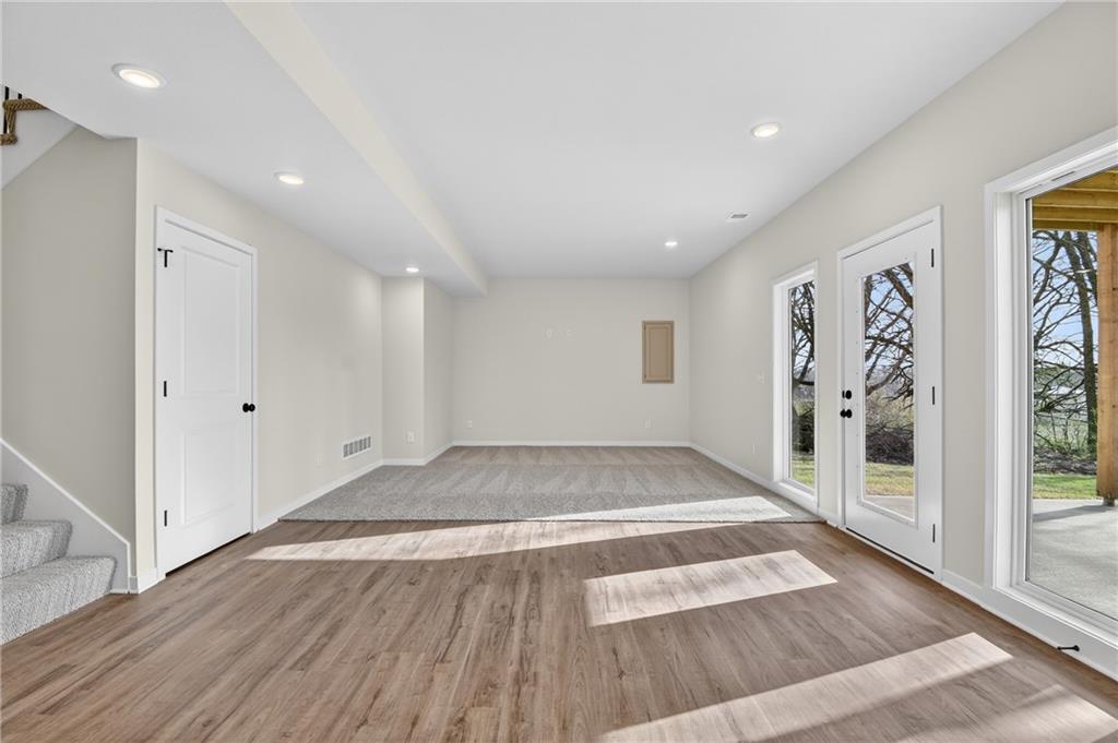 1336 N Holland Drive Property Photo 33