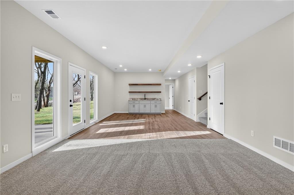1336 N Holland Drive Property Photo 34