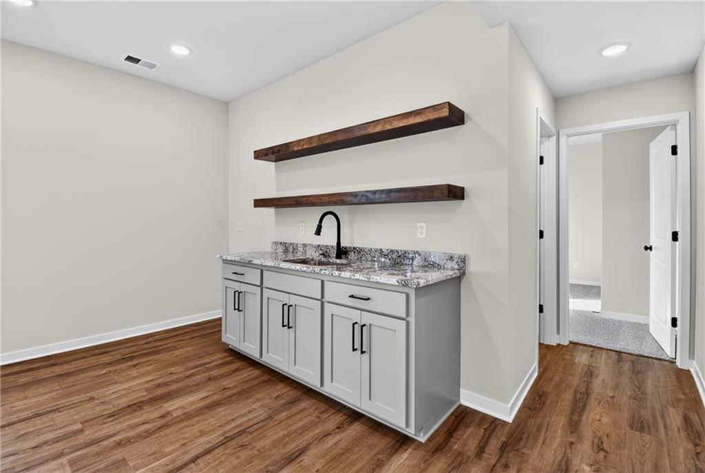 1336 N Holland Drive Property Photo 35