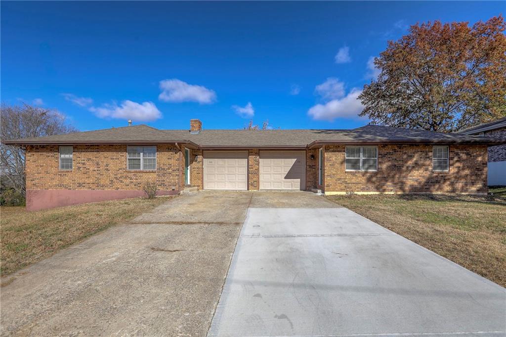 1109 Nw Mock Avenue Property Photo 1