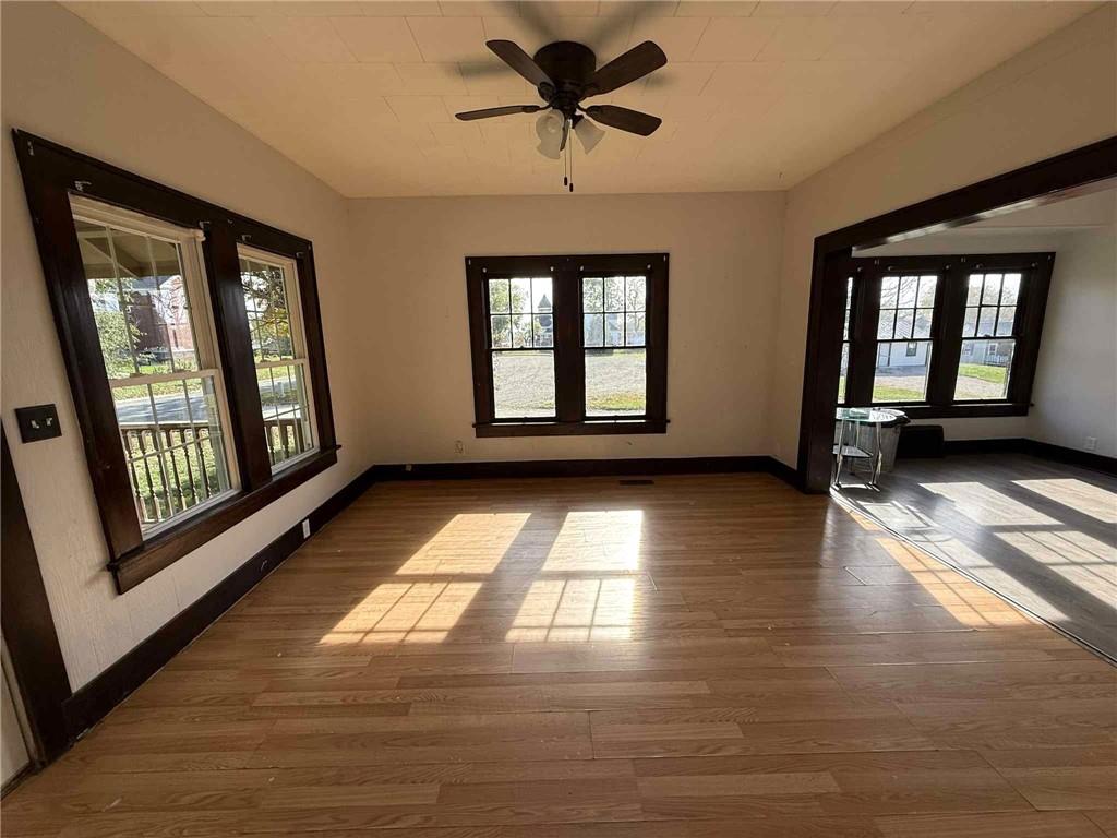 513 N Park Street Property Photo 2