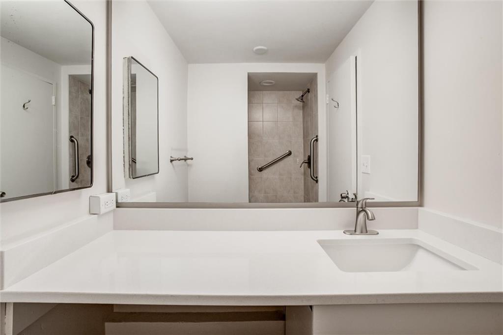 333 W Meyer Unit 213 Boulevard Property Photo 18