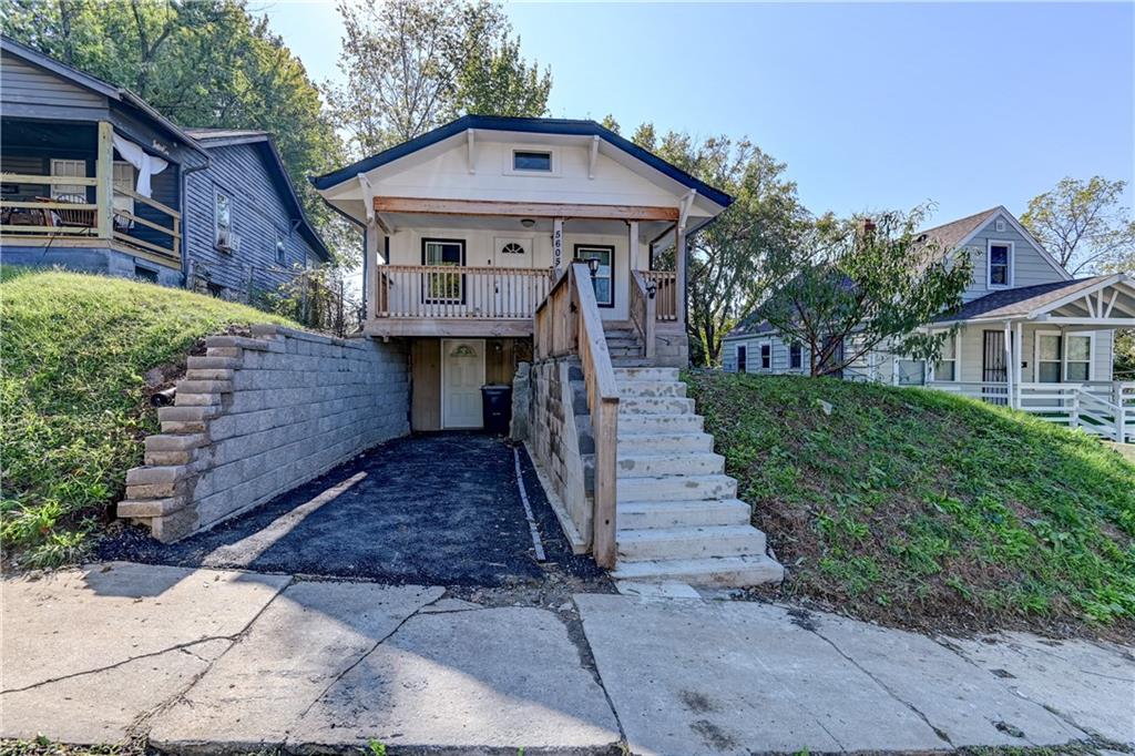 5605 E 27th Terrace Property Photo 2