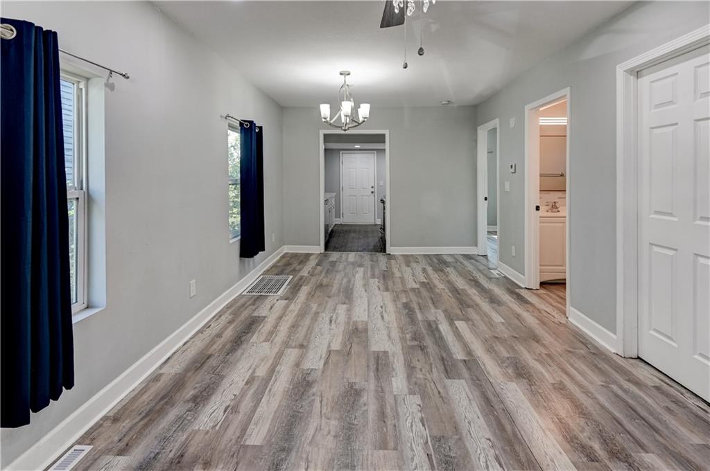 5605 E 27th Terrace Property Photo 7