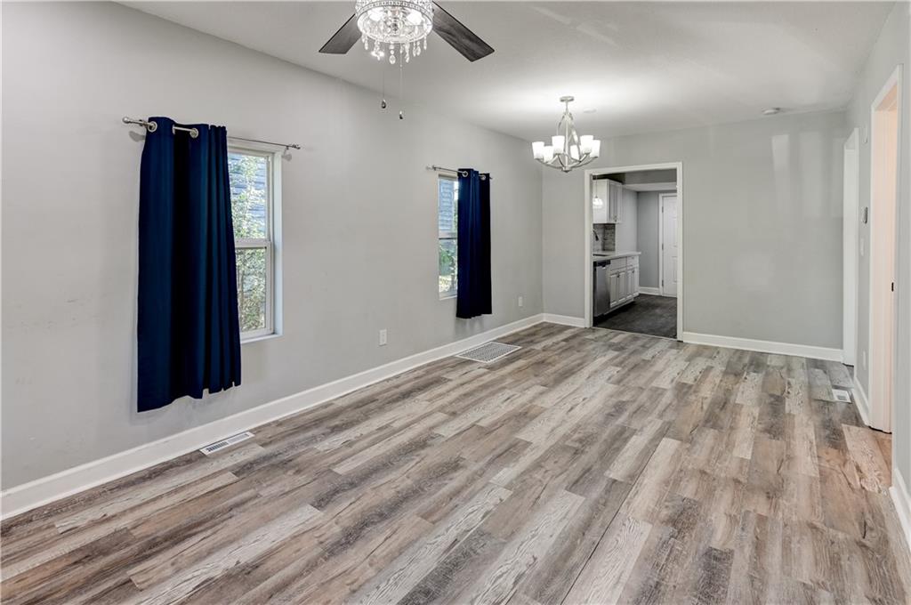 5605 E 27th Terrace Property Photo 8