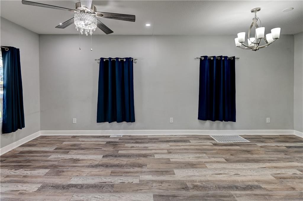 5605 E 27th Terrace Property Photo 10