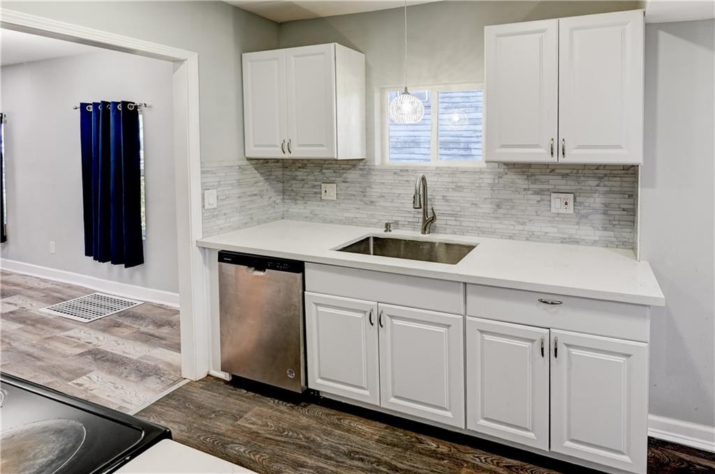 5605 E 27th Terrace Property Photo 17