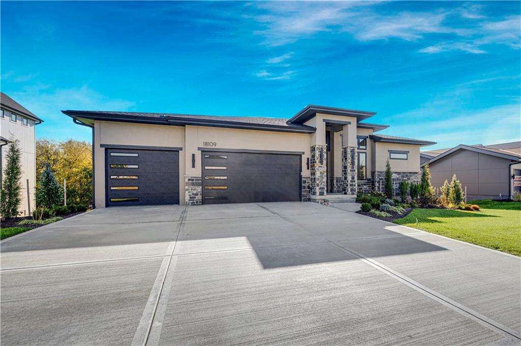 18109 Cody Street Property Photo 3