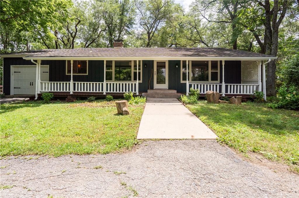 1211 N 1800 Road Property Photo 1