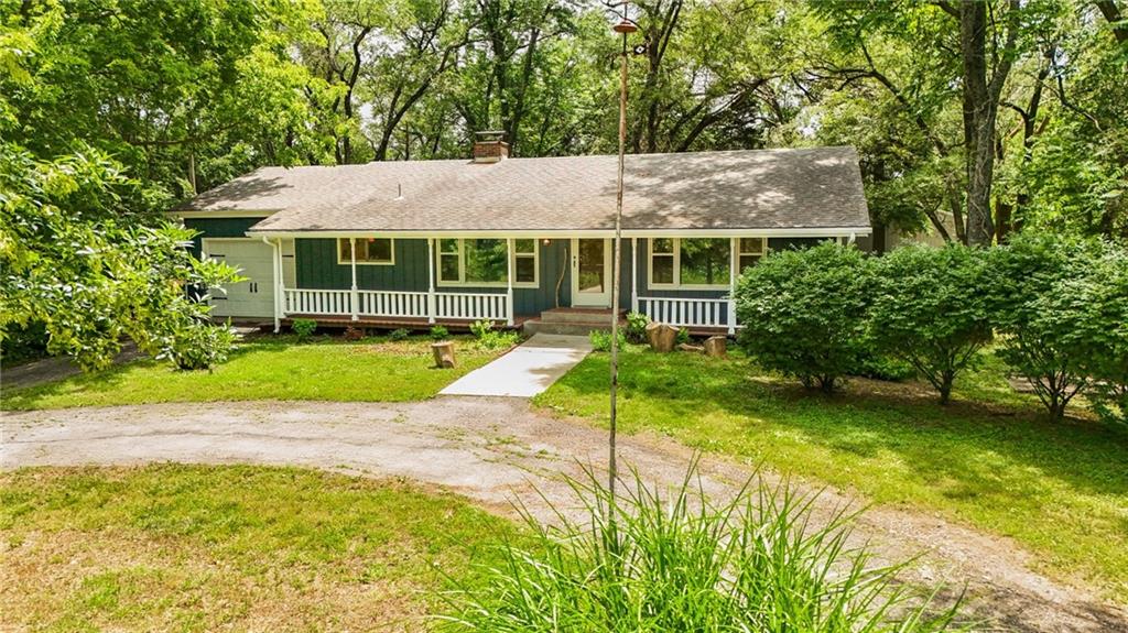 1211 N 1800 Road Property Photo 2