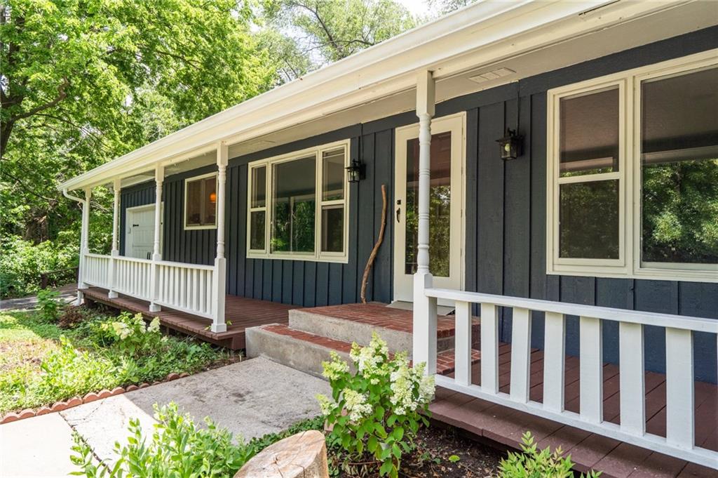 1211 N 1800 Road Property Photo 3