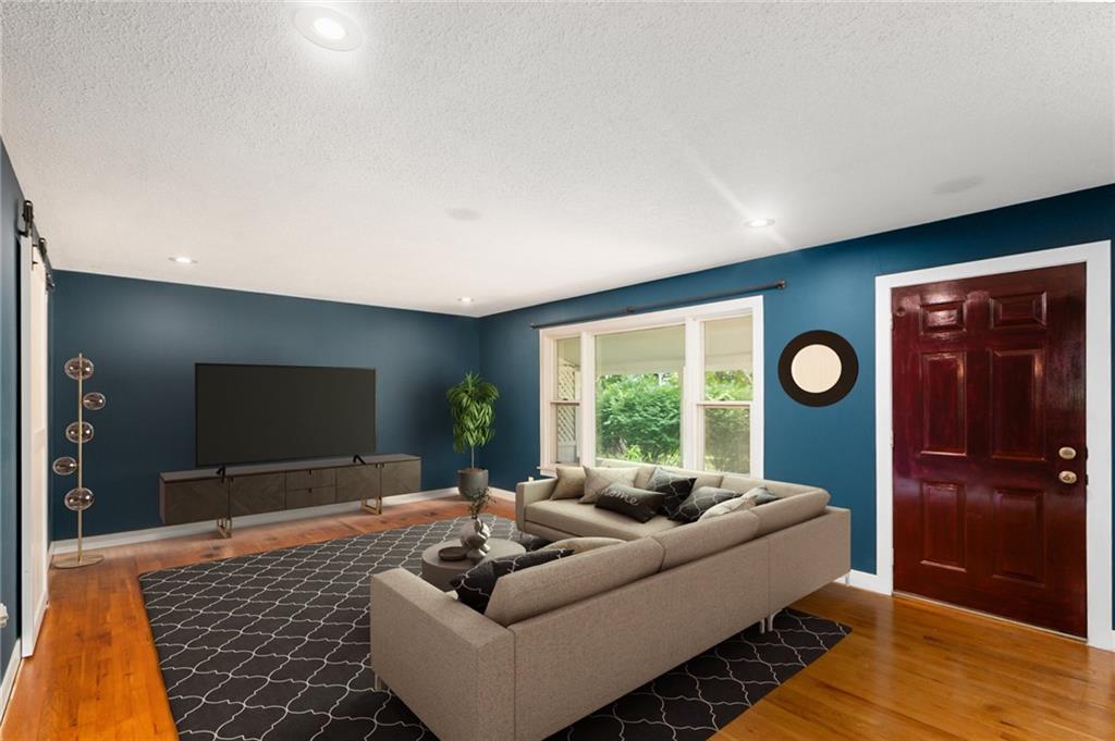 1211 N 1800 Road Property Photo 4