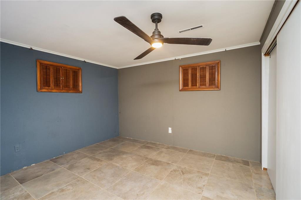 1211 N 1800 Road Property Photo 25