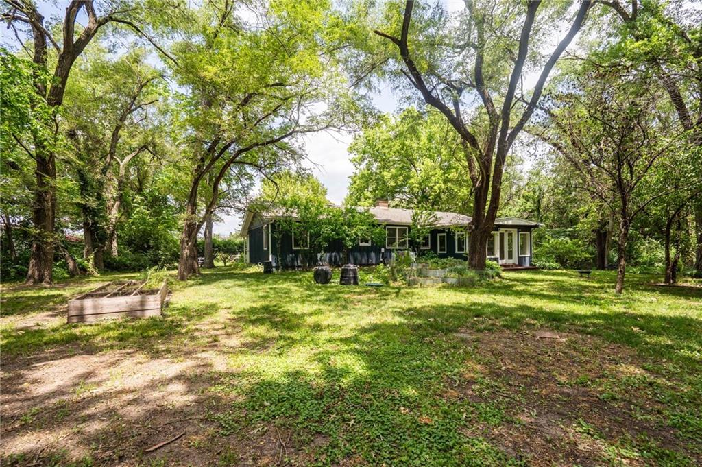 1211 N 1800 Road Property Photo 32