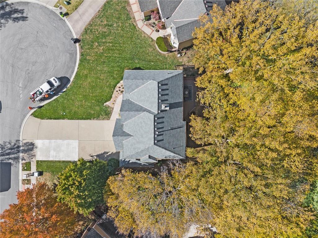 324 Nw Bradford Street Property Photo 2