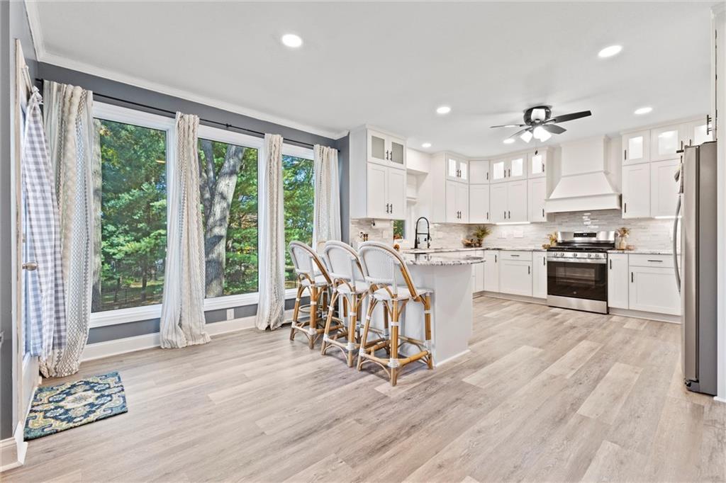 324 Nw Bradford Street Property Photo 3