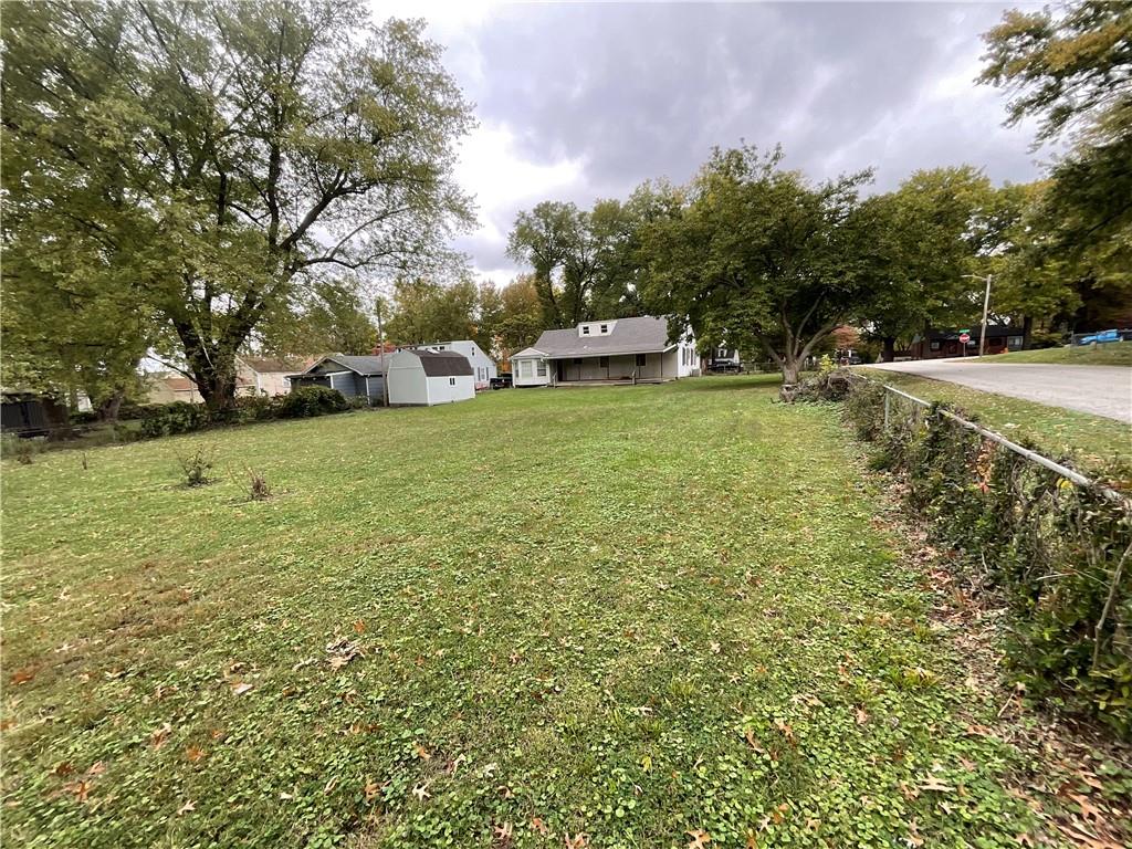 1201 W 31 Street Property Photo 3