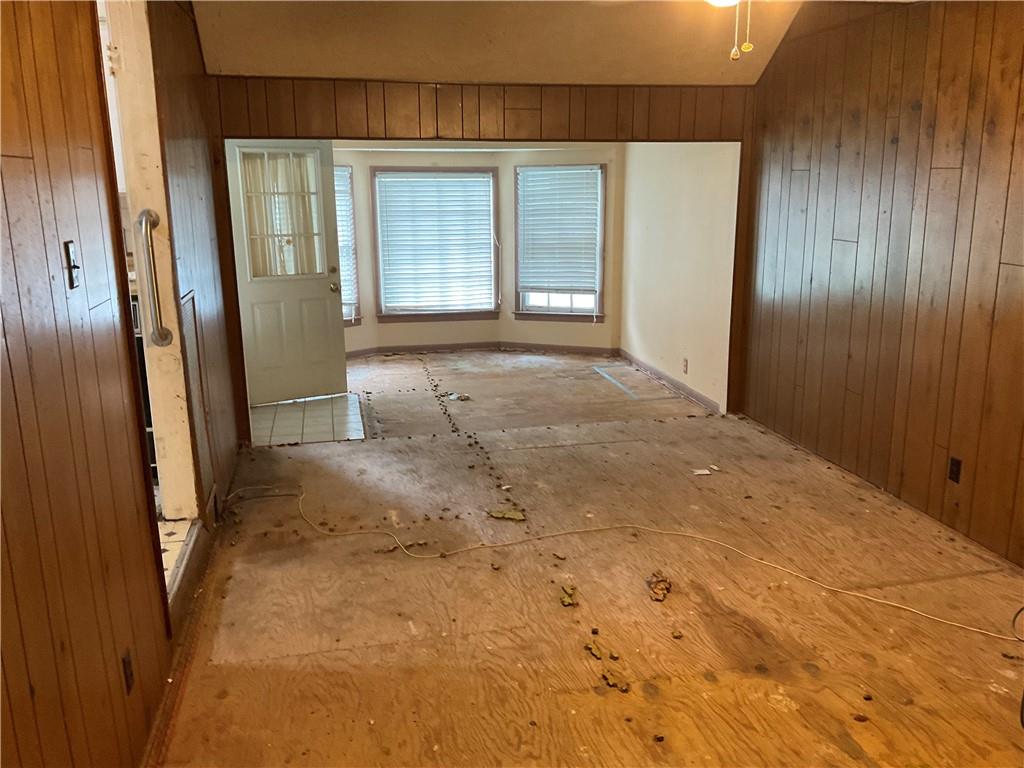 1201 W 31 Street Property Photo 10