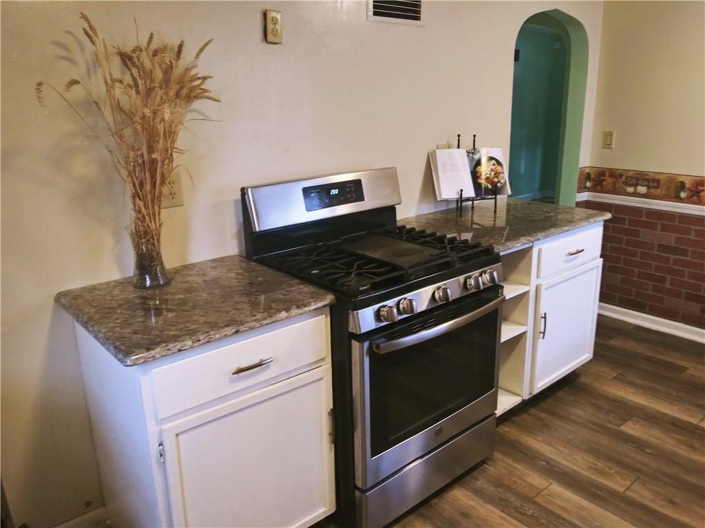 1211 S Osage Street Property Photo 6