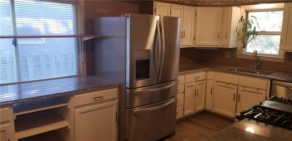 1211 S Osage Street Property Photo 9