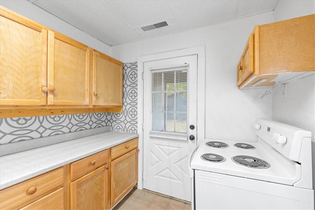 115 Saratoga Avenue Property Photo 8