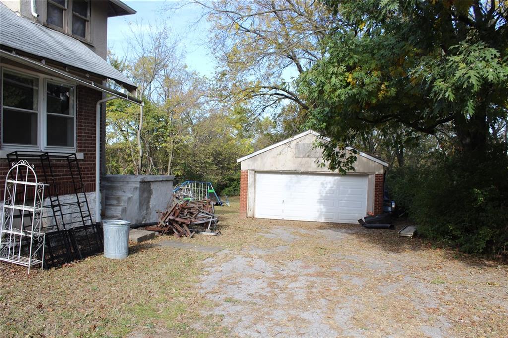 5130 Muncie Drive Property Photo 2