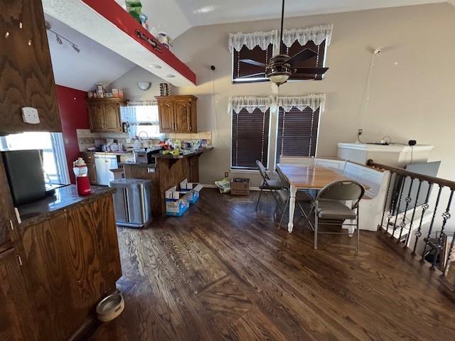 1010 Wiltshire Boulevard Property Photo 3