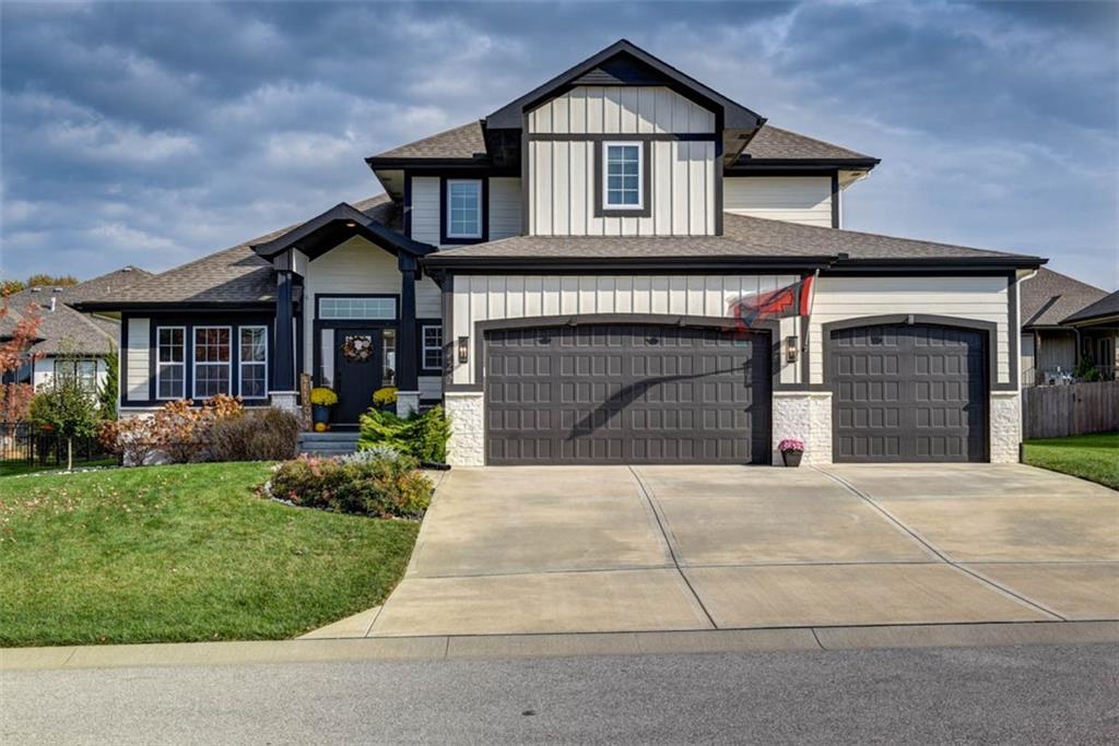 521 Ne Hidden View Lane Property Photo 1